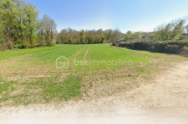 Terrain de 1 500 m²