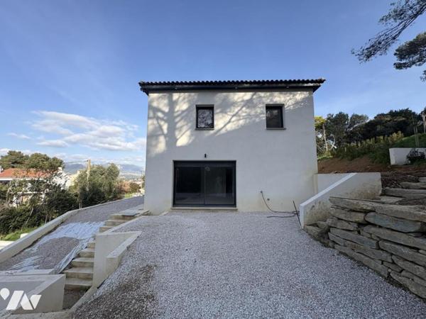 Maison neuve 90m² à La Seyne sur Mer Lot 1 ( maison de droite)