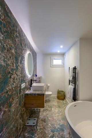 Maison
                                                                                                                                                                                                                                                                                                                        6 pièce(s)                                                                                                                                                                                                          4 chambre(s)                                                                                                                                                                                                          142.35  m²