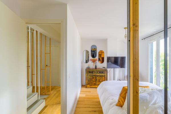 Maison
                                                                                                                                                                                                                                                                                                                        6 pièce(s)                                                                                                                                                                                                          4 chambre(s)                                                                                                                                                                                                          142.35  m²