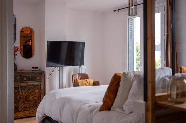 Maison
                                                                                                                                                                                                                                                                                                                        6 pièce(s)                                                                                                                                                                                                          4 chambre(s)                                                                                                                                                                                                          142.35  m²
