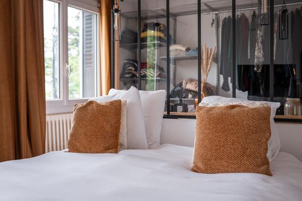Maison
                                                                                                                                                                                                                                                                                                                        6 pièce(s)                                                                                                                                                                                                          4 chambre(s)                                                                                                                                                                                                          142.35  m²
