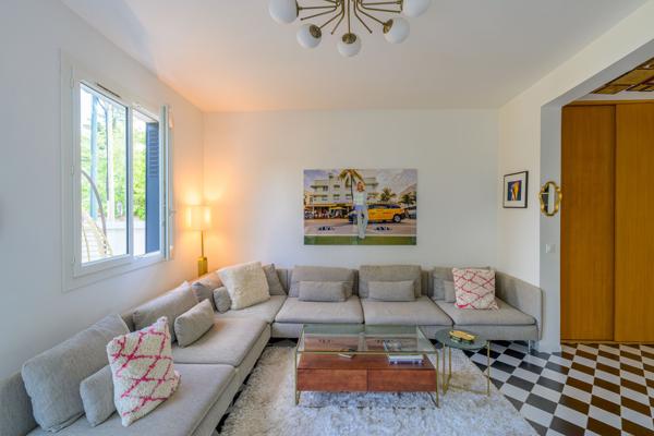 Maison
                                                                                                                                                                                                                                                                                                                        6 pièce(s)                                                                                                                                                                                                          4 chambre(s)                                                                                                                                                                                                          142.35  m²
