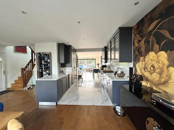 Maison à SOISY-SOUS-MONTMORENCY, 95230 - 7 pièces 143m²