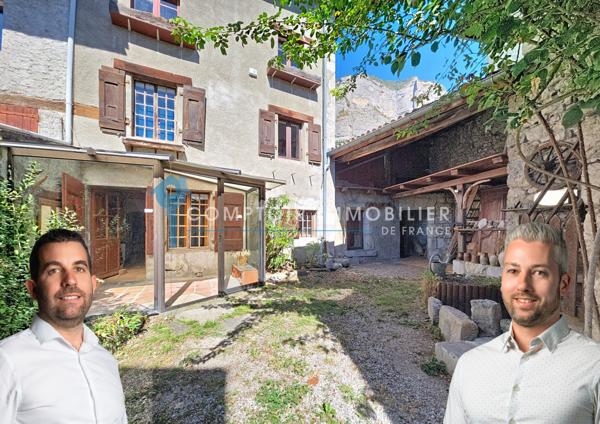 Maison de village 8 pièce(s) 4 chambre(s) 208 m²