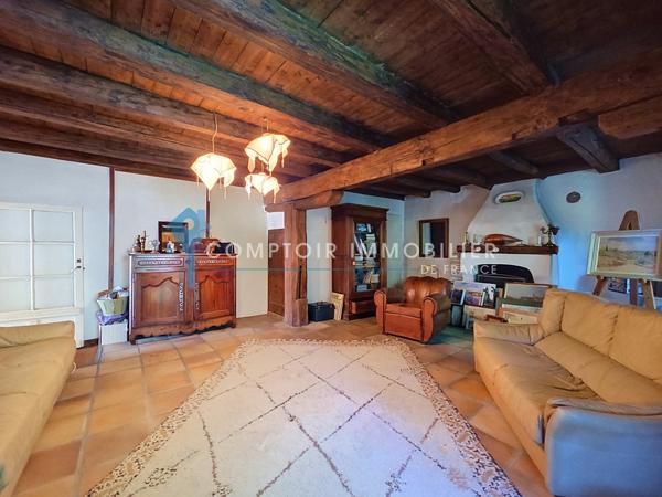 Maison de village 8 pièce(s) 4 chambre(s) 208 m²
