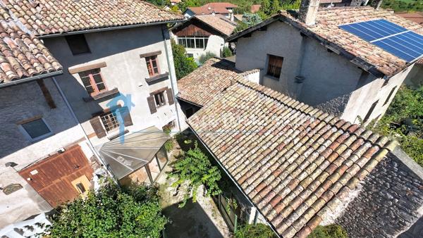 Maison de village 8 pièce(s) 4 chambre(s) 208 m²