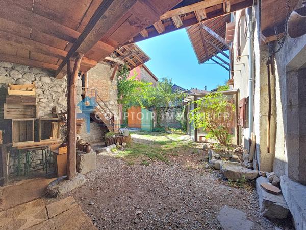 Maison de village 8 pièce(s) 4 chambre(s) 208 m²