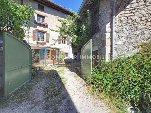 Maison de village 8 pièce(s) 4 chambre(s) 208 m²