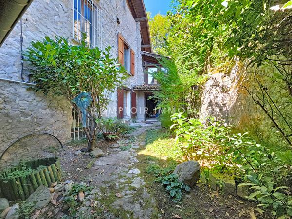 Maison de village 8 pièce(s) 4 chambre(s) 208 m²