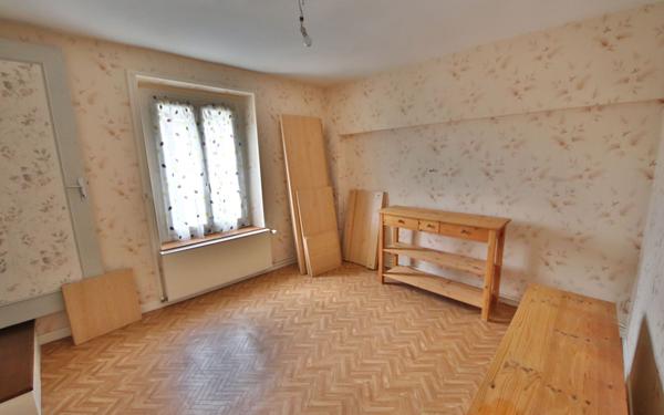 Maison à vendre    3 pièces • 100 m2 Brasles