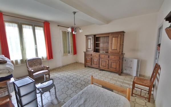 Maison à vendre    3 pièces • 100 m2 Brasles