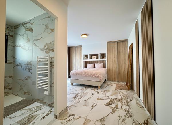 Maison contemporaine aux prestations de qualité