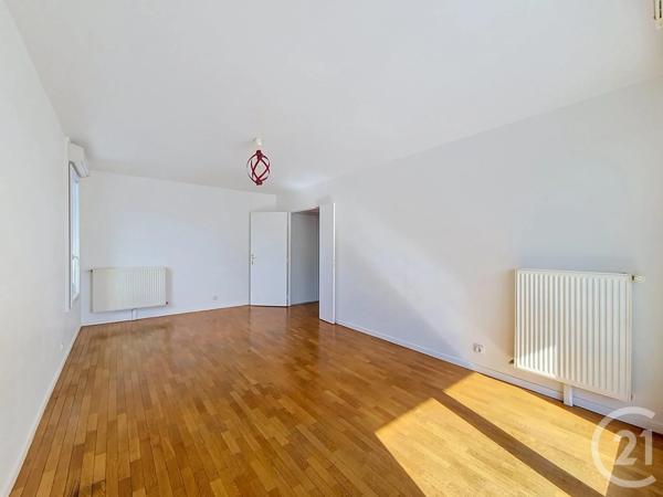 Appartement F3 à vendre  3 pièces - 60,45 m 2   FRESNES  - 94