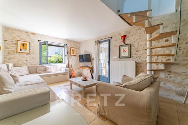 Mas de caractère entre Arles et les Alpilles – volumes, lumière et confort contemporain