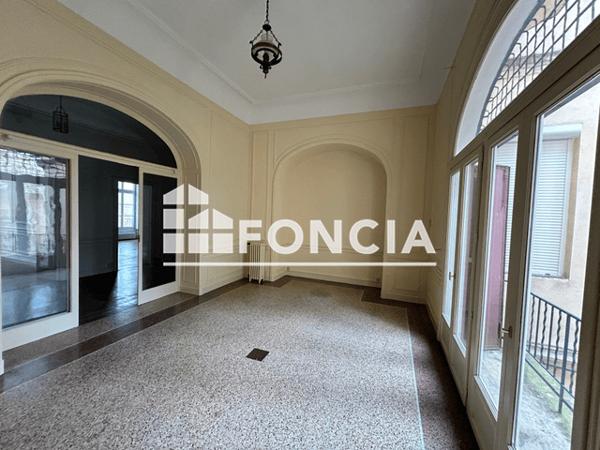 Location Appartement 5 pièces 189.2 m² - 29 RUE TRAJAN Nimes 30000