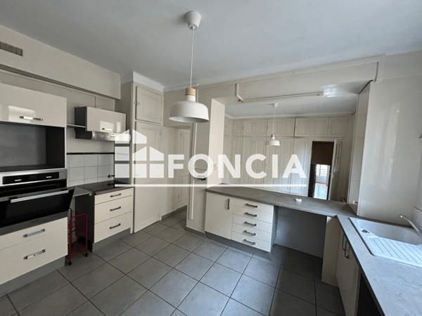 Location Appartement 5 pièces 189.2 m² - 29 RUE TRAJAN Nimes 30000