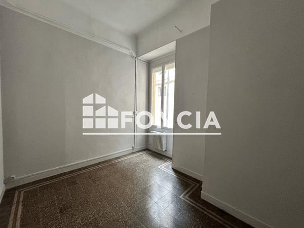 Location Appartement 5 pièces 189.2 m² - 29 RUE TRAJAN Nimes 30000