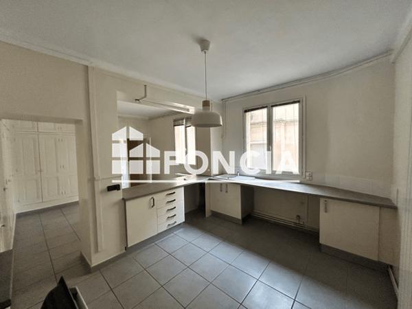 Location Appartement 5 pièces 189.2 m² - 29 RUE TRAJAN Nimes 30000