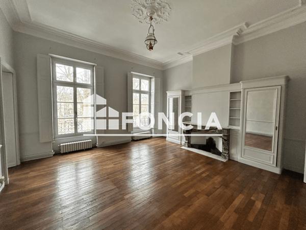 Location Appartement 5 pièces 189.2 m² - 29 RUE TRAJAN Nimes 30000