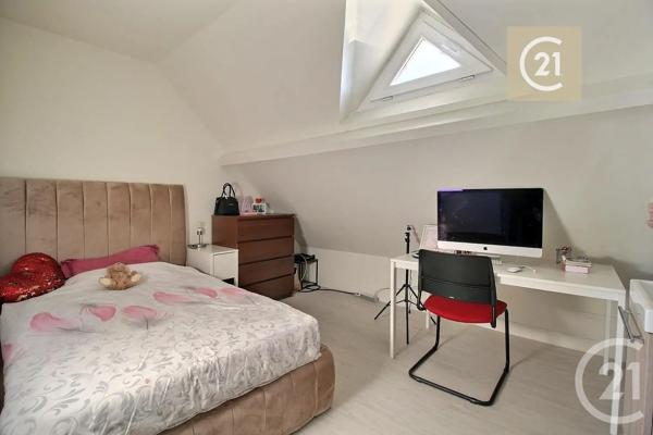 Maison à vendre  13 pièces - 233,34 m 2   LIVRY GARGAN  - 93