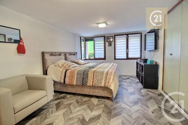 Maison à vendre  13 pièces - 233,34 m 2   LIVRY GARGAN  - 93