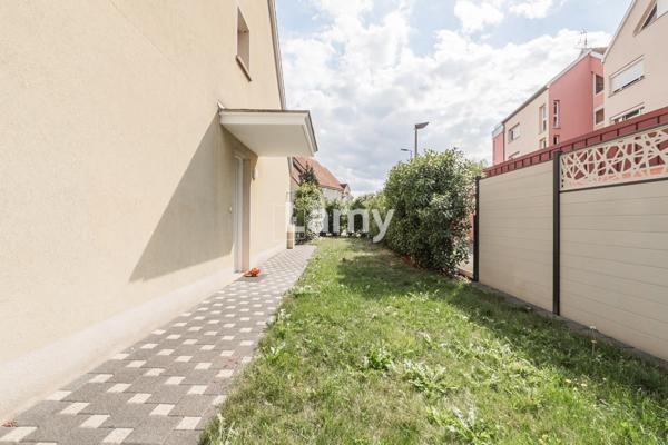 Maison 5 pièces avec jardin, piscine et grand espace de vie