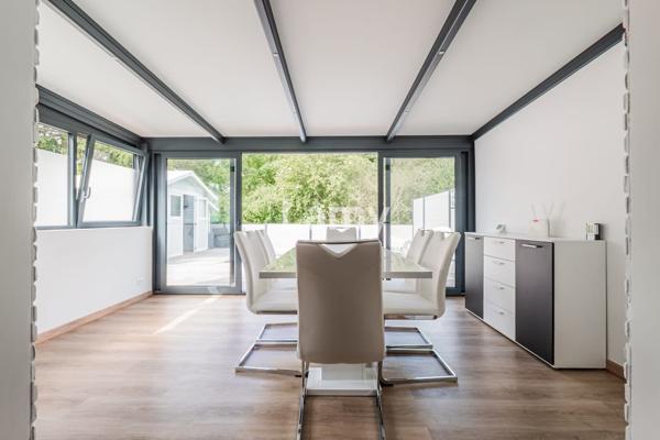 Maison 5 pièces avec jardin, piscine et grand espace de vie