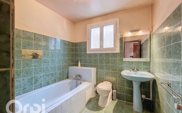 Maison à vendre    9 pièces •  Évenos