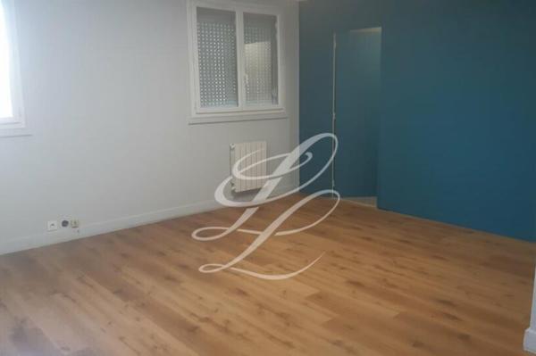 Location - BUREAUX 50.14 m 2