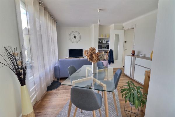 VANNES CENTRE - T2 - DERNIER ETAGE AVEC TERRASSE