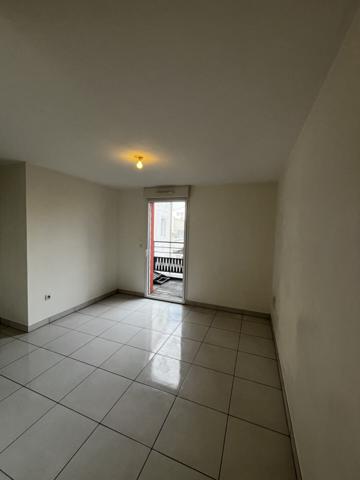 T1 avec balcon et place de parking La Rochelle