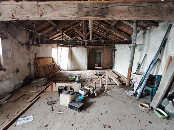 Maison à rénover, Sommières Du Clain, 30 minutes de Poitiers