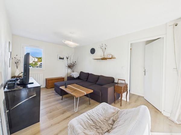 Appartement Saint Cannat 4 pièces 90 m2 + terrasse + garage + 2 places de stationnement !