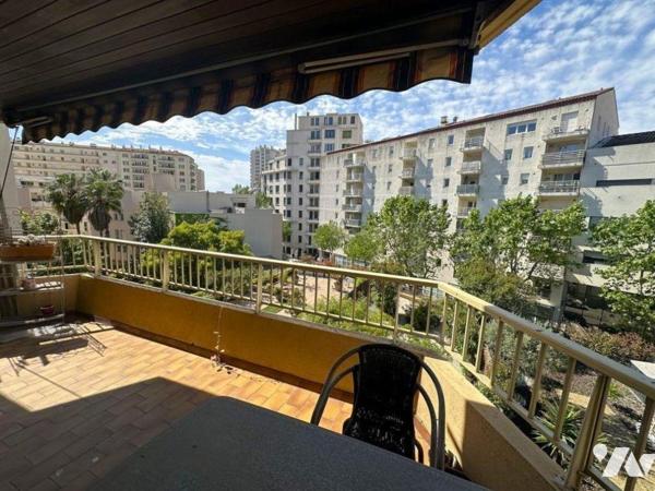 A VENDRE TOULON (VAR) 83200 SAINT-ROCH APPARTEMENT T3 DE 68 M2 + GARAGE - DERNIER ETAGE - TERRA...