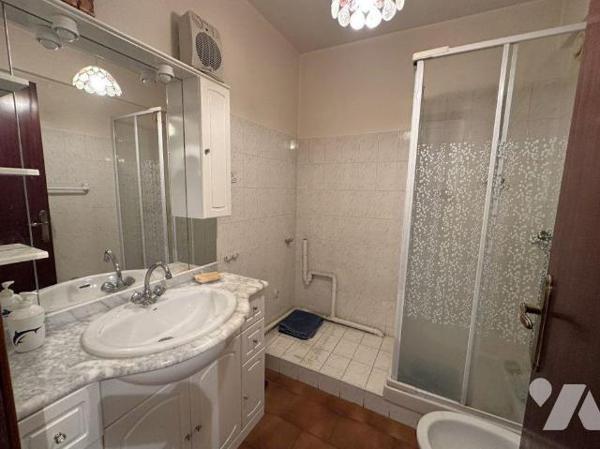 A VENDRE TOULON (VAR) 83200 SAINT-ROCH APPARTEMENT T3 DE 68 M2 + GARAGE - DERNIER ETAGE - TERRA...