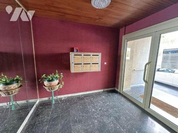 A VENDRE TOULON (VAR) 83200 SAINT-ROCH APPARTEMENT T3 DE 68 M2 + GARAGE - DERNIER ETAGE - TERRA...