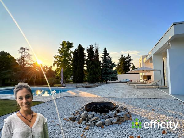 Maison
         6 pièces
        - 208 m² Exclusivité 655 000 € *
