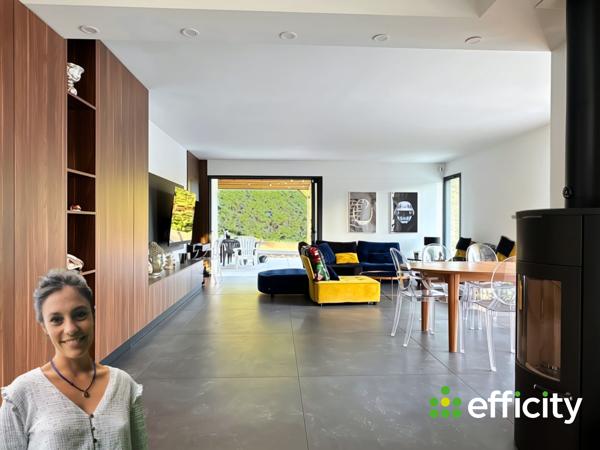 Maison
         6 pièces
        - 208 m² Exclusivité 655 000 € *