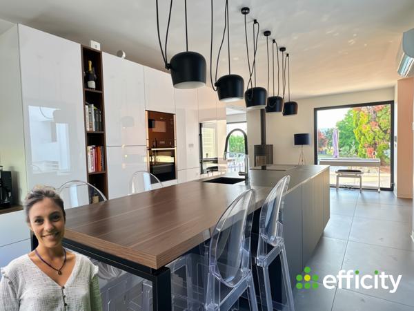 Maison
         6 pièces
        - 208 m² Exclusivité 655 000 € *
