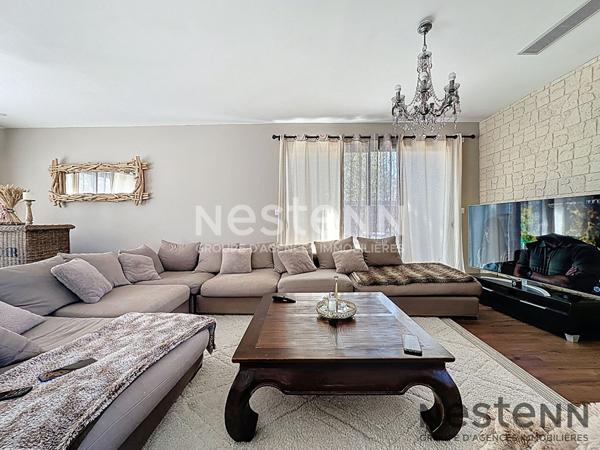 À vendre à Aubagne Fenestrelle ? Villa T5 160 m² avec piscine et prestations de qualité