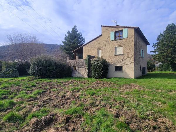 Maison d'architecte de 150 m² habitables avec 1 100 m² de terrain 320 000 €