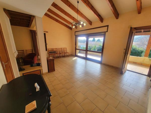 Maison d'architecte de 150 m² habitables avec 1 100 m² de terrain 320 000 €