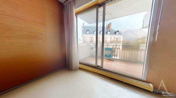 Appartement Grenoble 2 pièces 65 m2 ascenseur 3 balcons garage en option