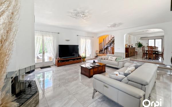 Maison à vendre    6 pièces •  Lorgues