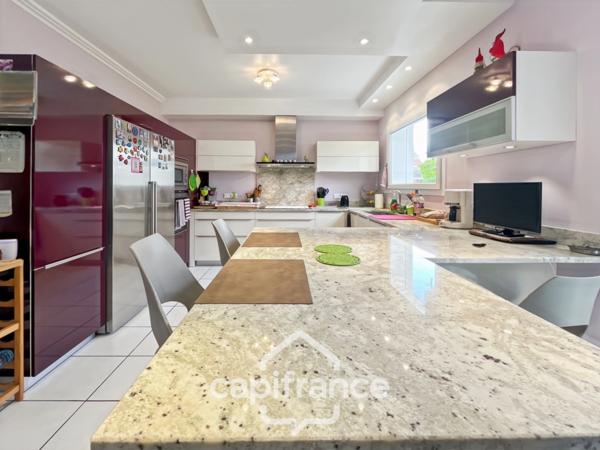 Maison à vendre 7 pièces ORMESSON SUR MARNE (94), quartier du Golf, 215 m2