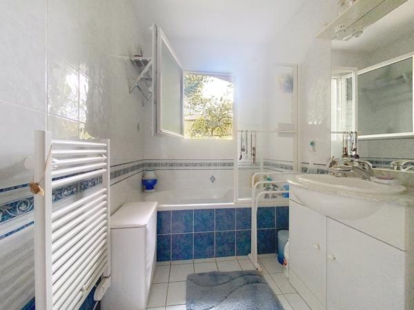 Appartement T3 avec grande terrasse couverte à deux pas du lac de Christus