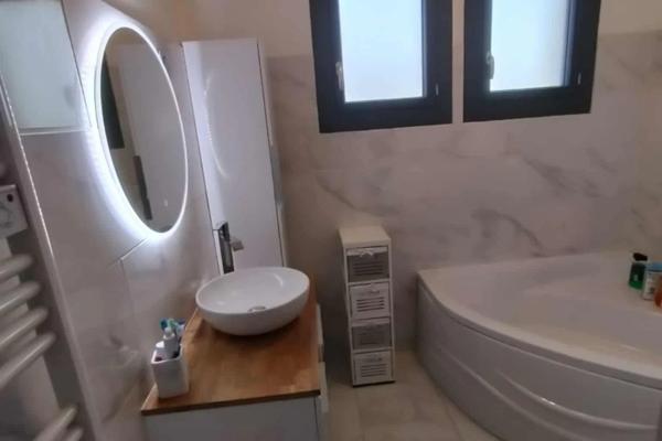 MAISON - RÉNOVÉE - CALME - LUMINEUSE - JARDIN - GARAGE - PROCHE PLAGES