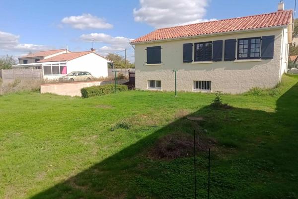 MAISON - RÉNOVÉE - CALME - LUMINEUSE - JARDIN - GARAGE - PROCHE PLAGES