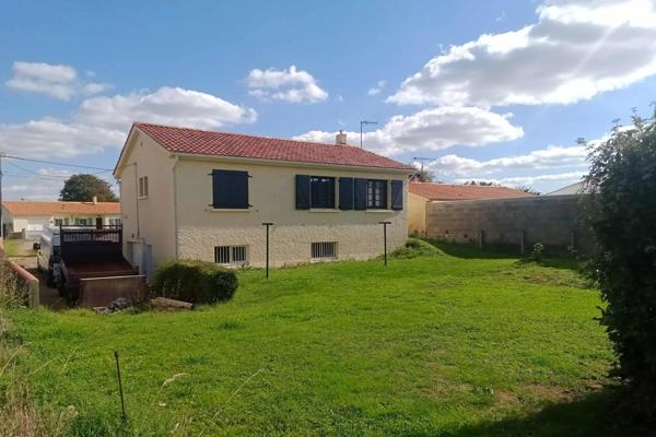 MAISON - RÉNOVÉE - CALME - LUMINEUSE - JARDIN - GARAGE - PROCHE PLAGES